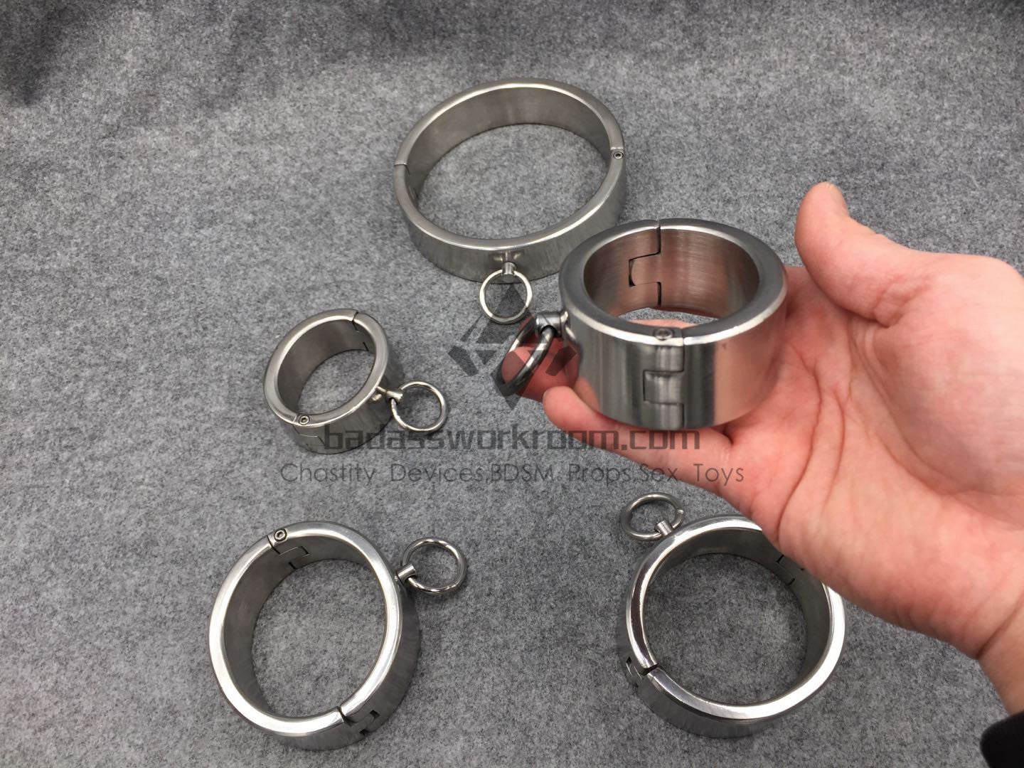 Stainless Steel 3 In 1 Restraint Cuffs Kit(screw lock)